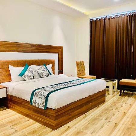 Hotel White House By An Hotels - Walking Distance From Golden Temple Amritsar Bagian luar foto