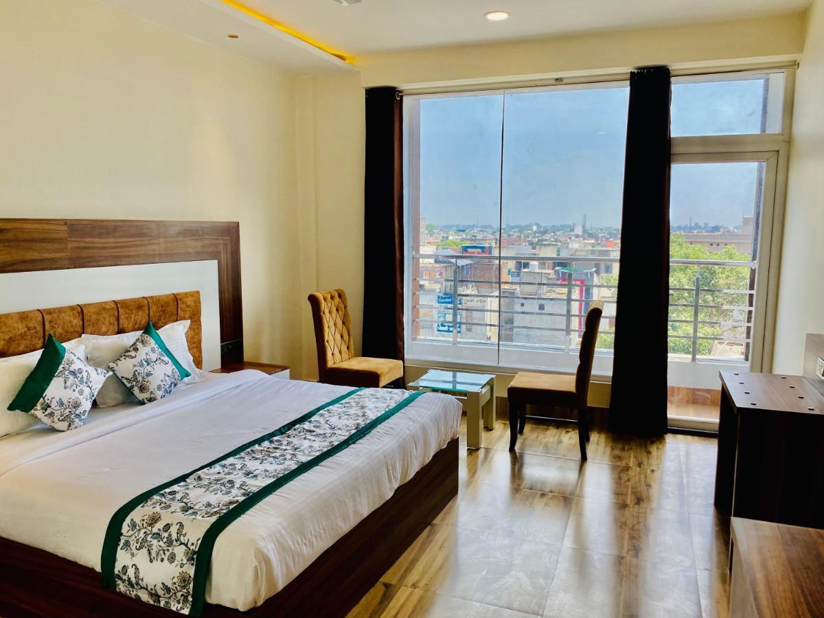 Hotel White House By An Hotels - Walking Distance From Golden Temple Amritsar Bagian luar foto