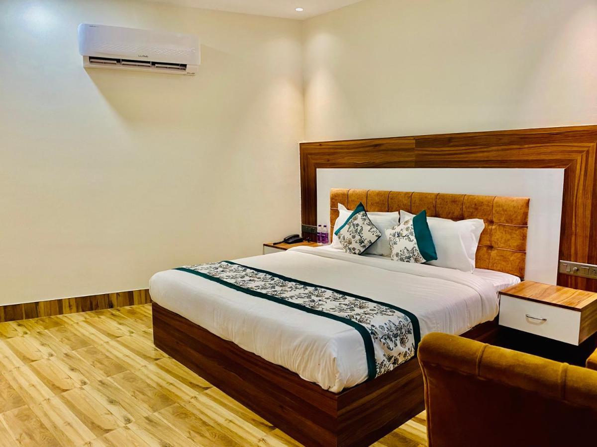 Hotel White House By An Hotels - Walking Distance From Golden Temple Amritsar Bagian luar foto